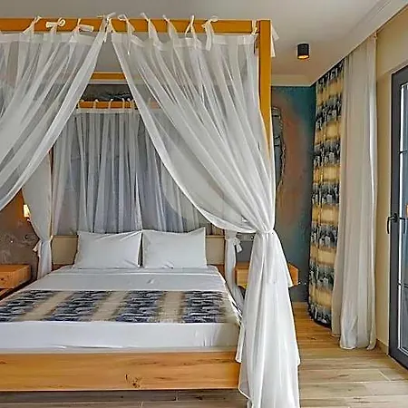 King Royal Palace Oludeniz Otel Cedit