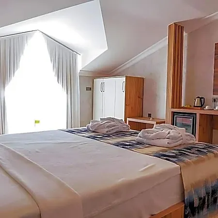 King Royal Palace Oludeniz Otel Cedit